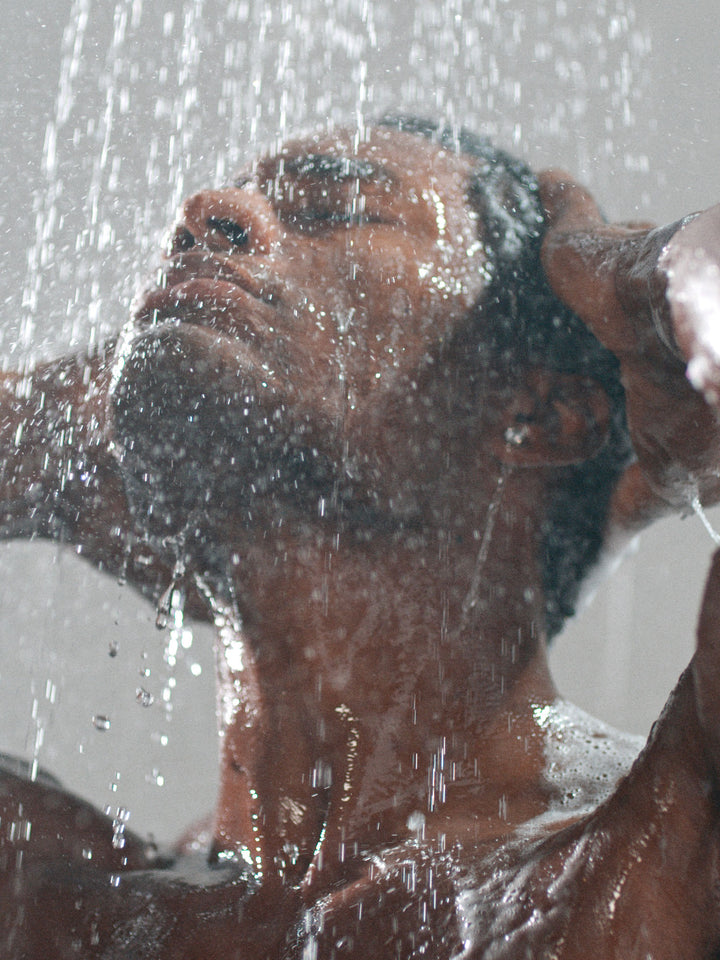 Daily Moisturizing Shampoo Model